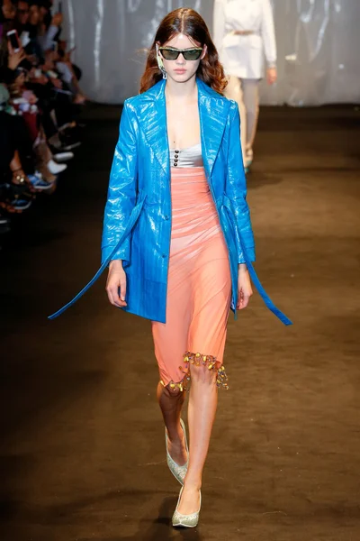 Look 37